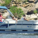 Suncruiser pontoon boat